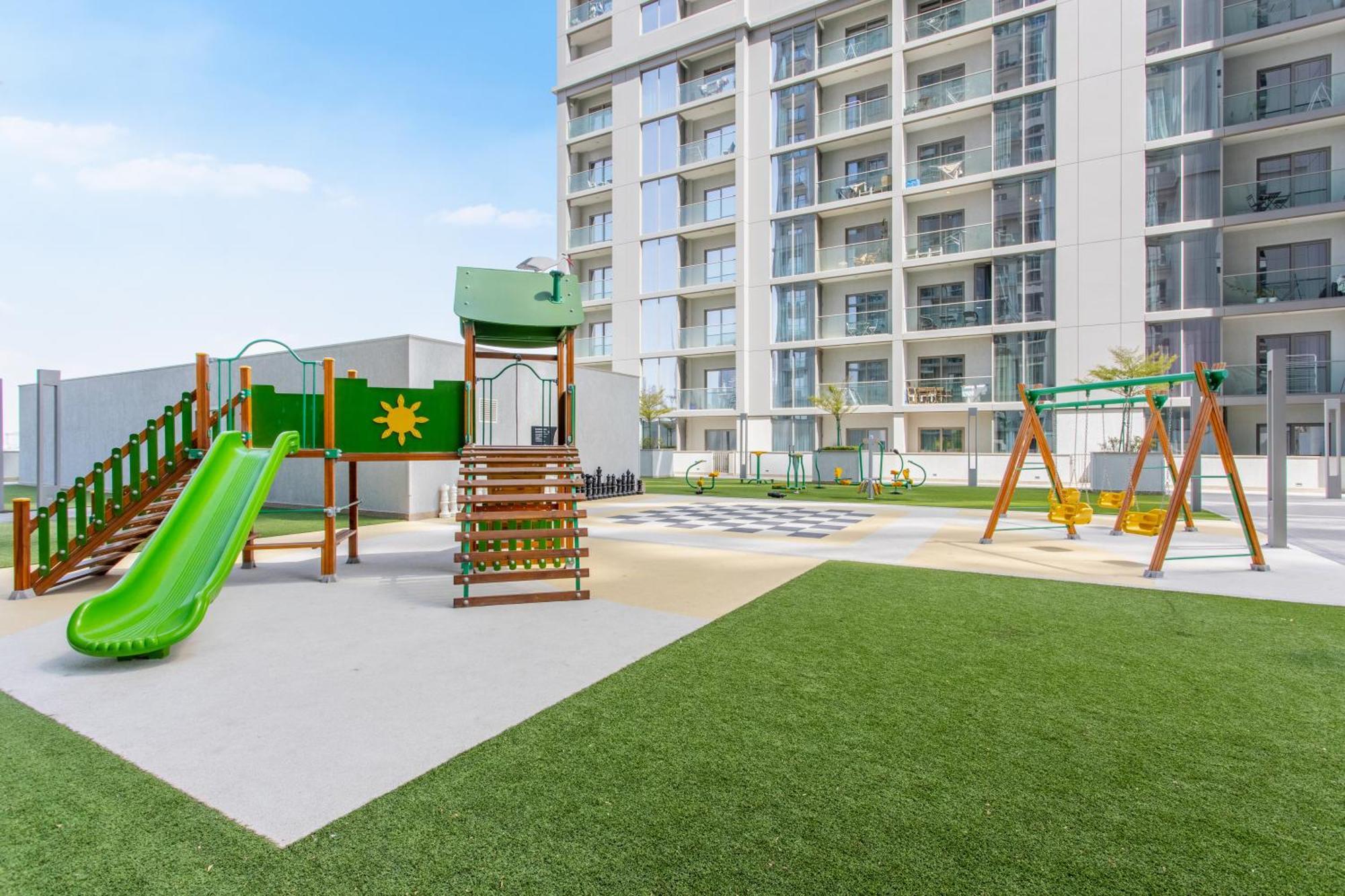 By Latinem Luxury 1br Cv A2706 Near Mall Dubai